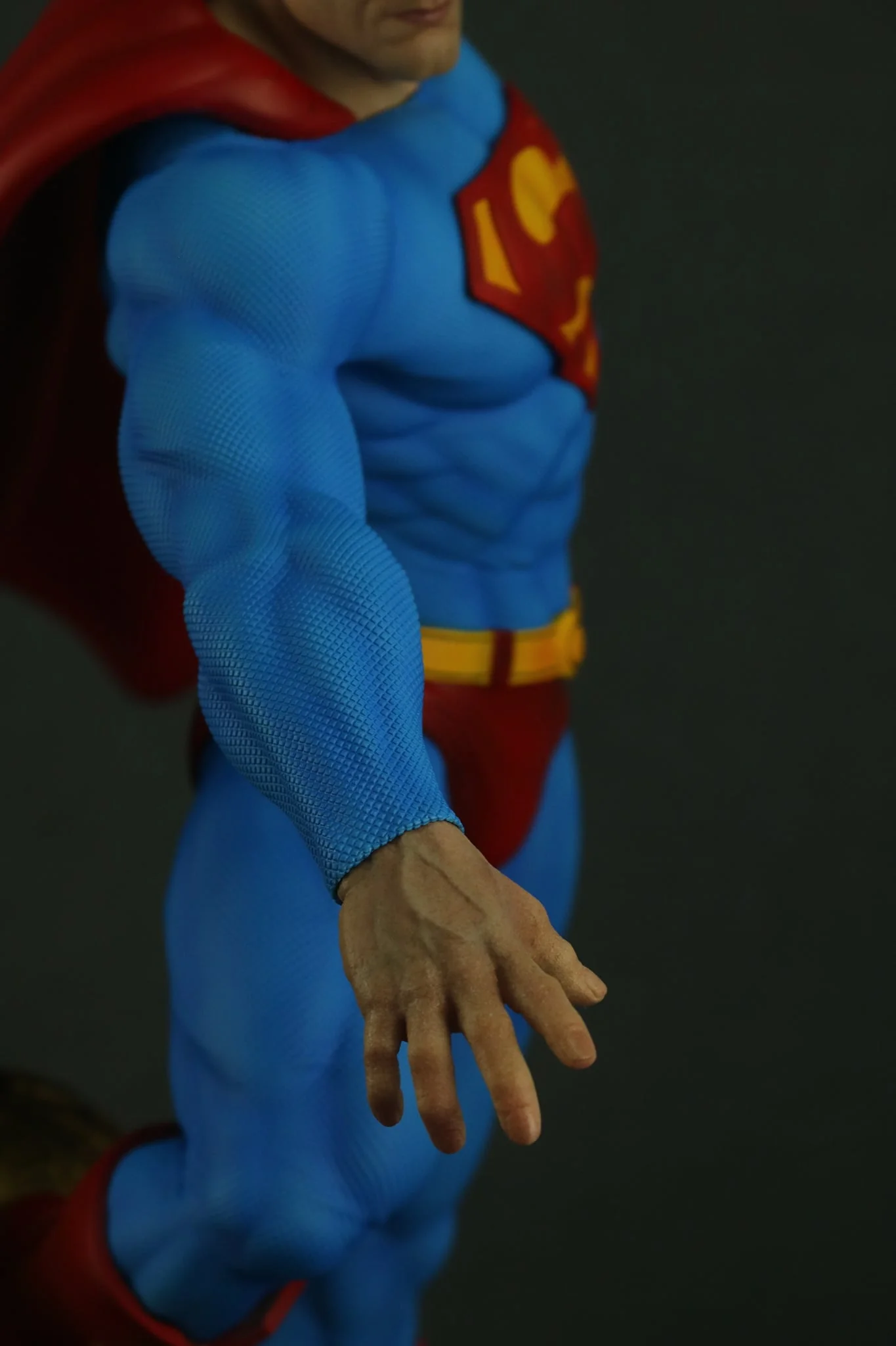 DC Comics - Superman | 1:4 Resin Statue | von MFA Collectibles - Image 10