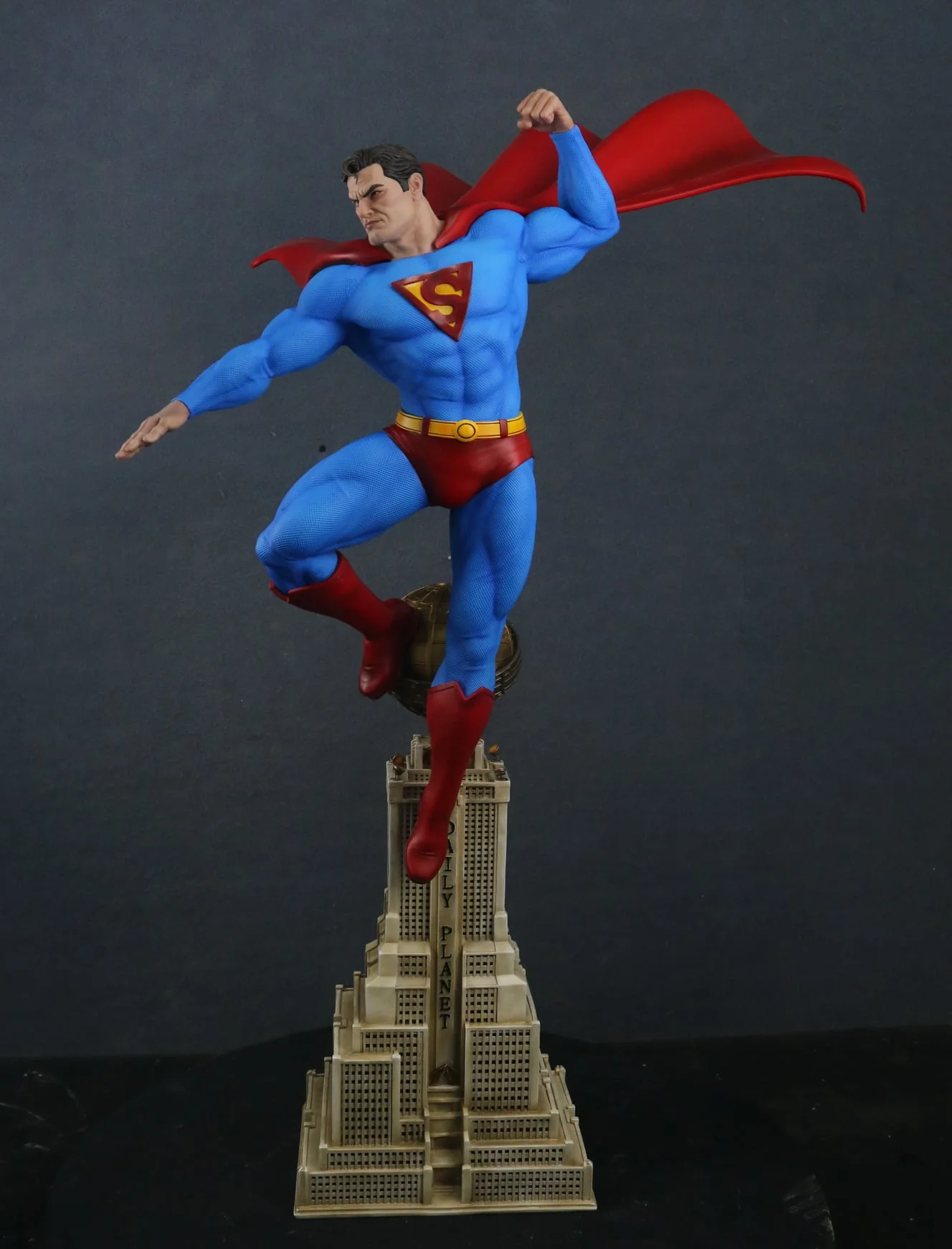 DC Comics - Superman | 1:4 Resin Statue | von MFA Collectibles - Image 11