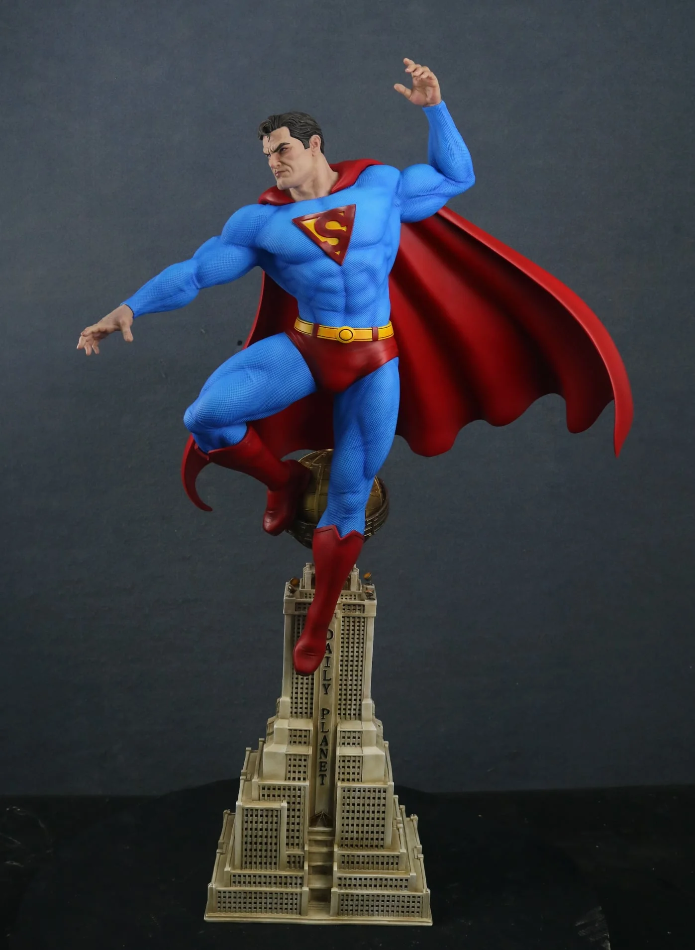 DC Comics - Superman | 1:4 Resin Statue | von MFA Collectibles - Image 12