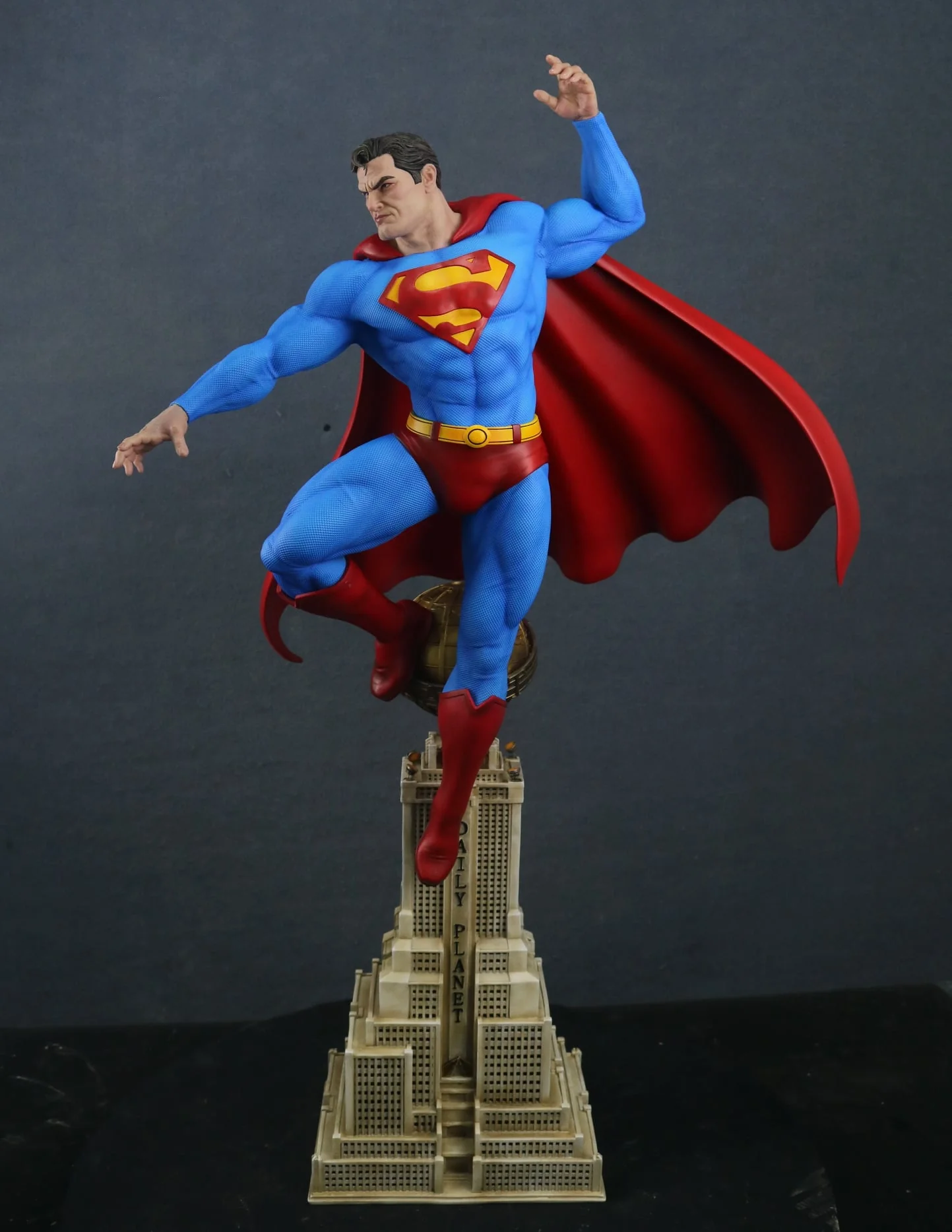 DC Comics - Superman | 1:4 Resin Statue | von MFA Collectibles - Image 13