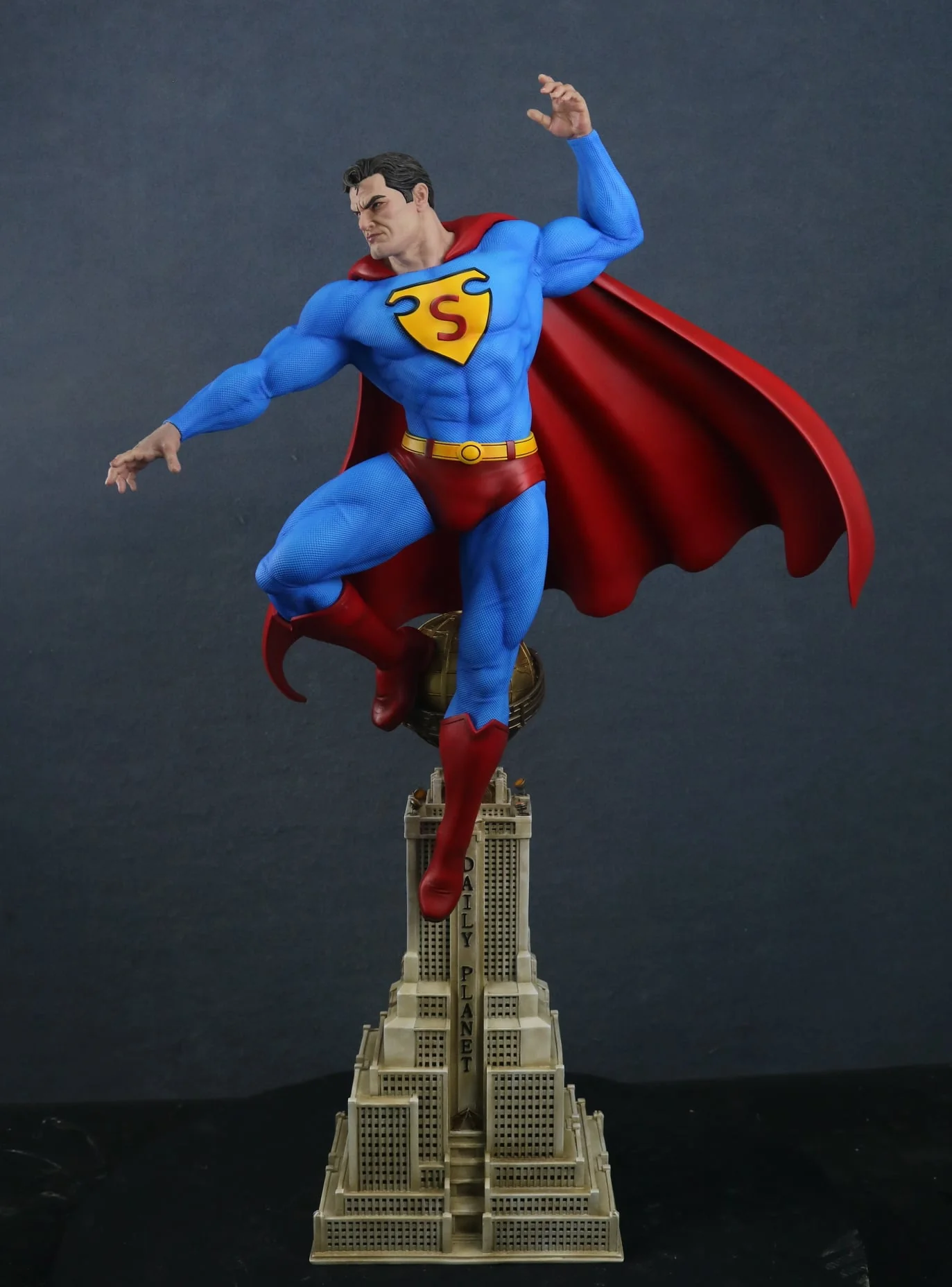 DC Comics - Superman | 1:4 Resin Statue | von MFA Collectibles - Image 14