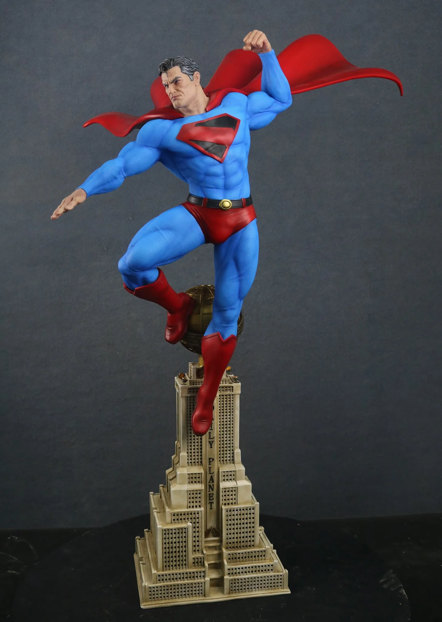 DC Comics - Superman | 1:4 Resin Statue | von MFA Collectibles - Image 3