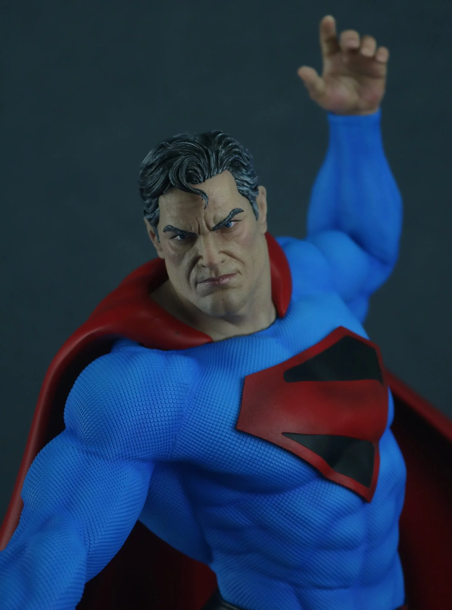 DC Comics - Superman | 1:4 Resin Statue | von MFA Collectibles - Image 4