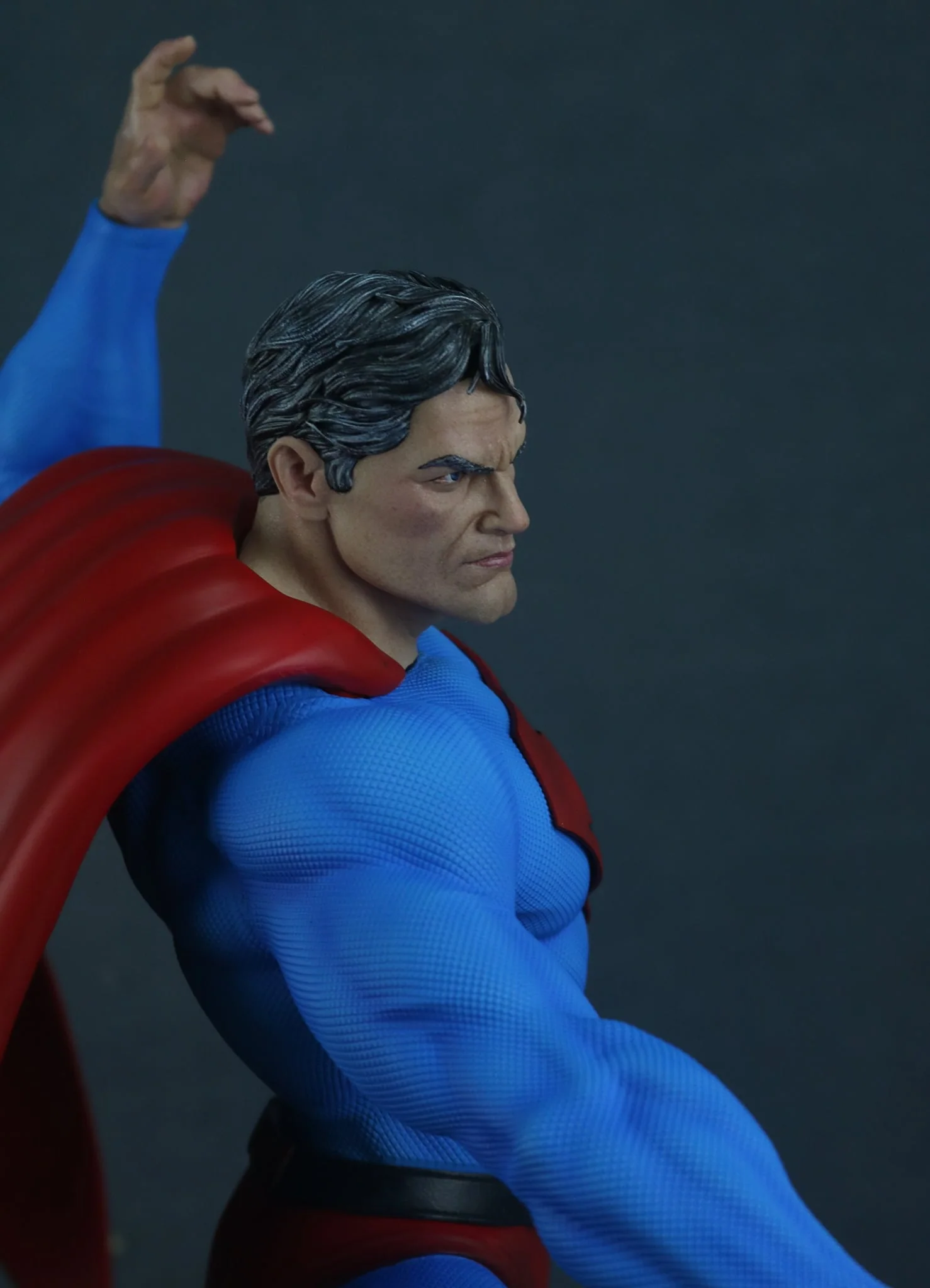 DC Comics - Superman | 1:4 Resin Statue | von MFA Collectibles - Image 6