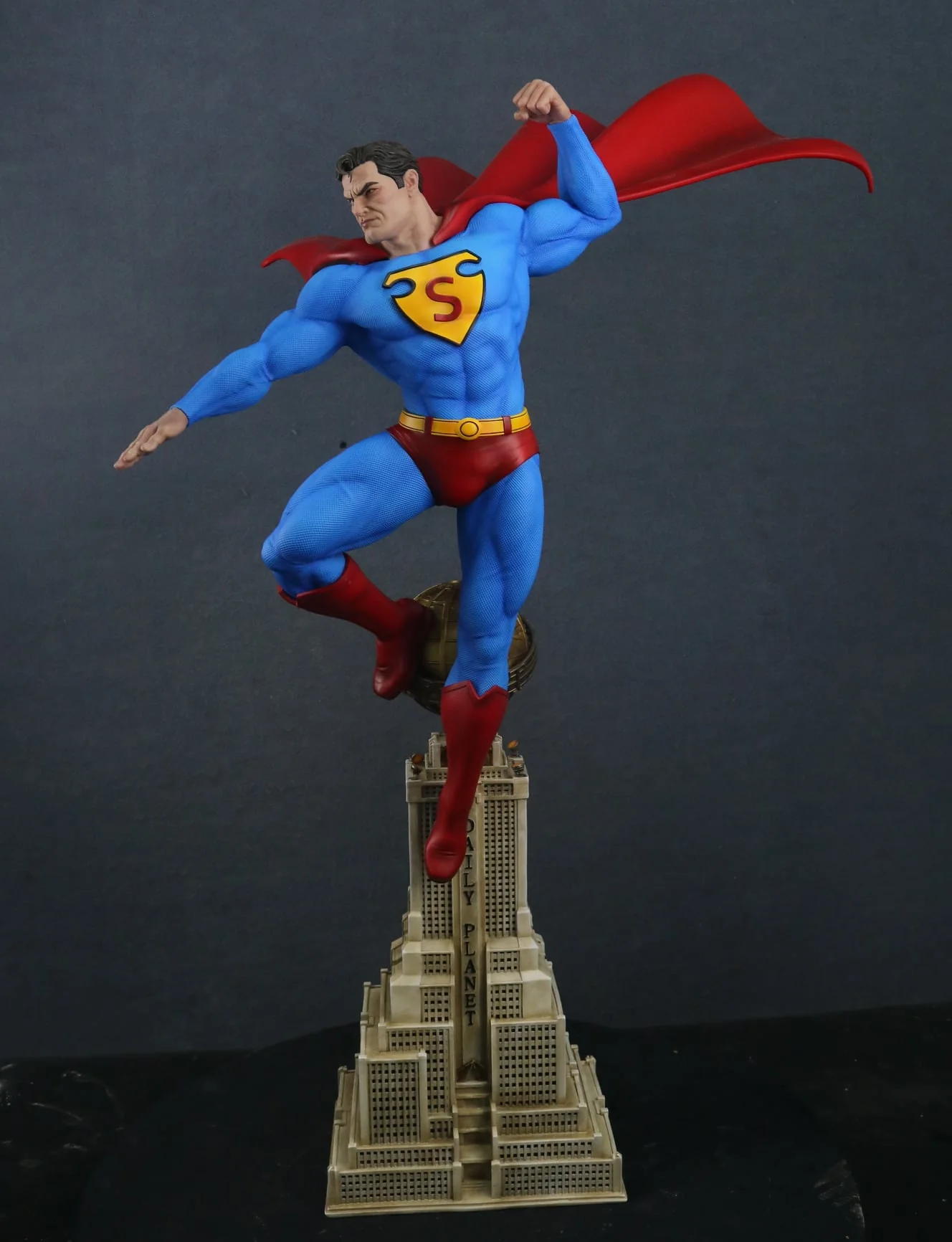 DC Comics - Superman | 1:4 Resin Statue | von MFA Collectibles - Image 8
