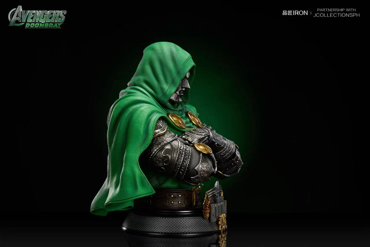 Marvel - Doctor Doom Bust | 1:2/1:1 Resin Statue | by Iron Studio - Image 7