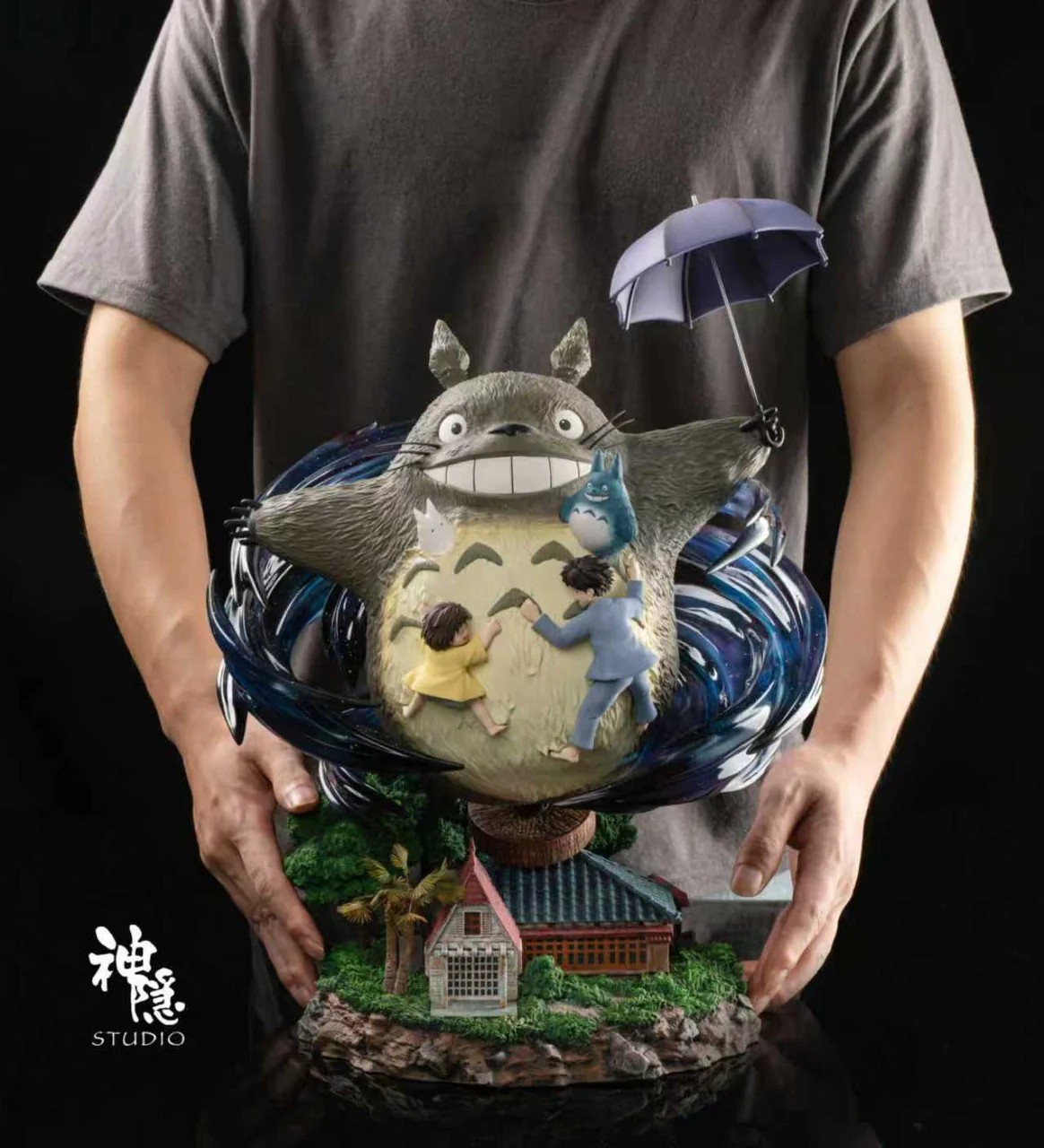 My Neighbor Totoro - Totoro Night Tour | 1:6 Resin Statue | by ShenYin Studio - Image 4
