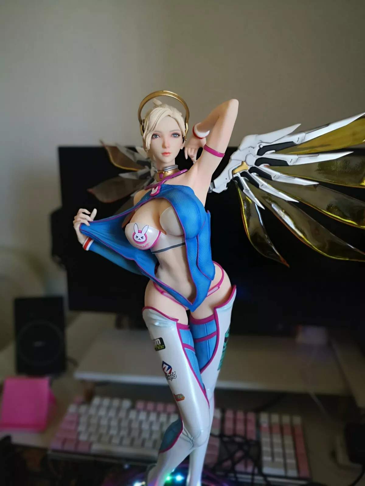 Overwatch - DVa (Mercy Cosplay) | 1:6 Resin Statue | von Faceted Pebble Studio - Image 7